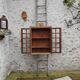 Petite armoire vitrée parisienne