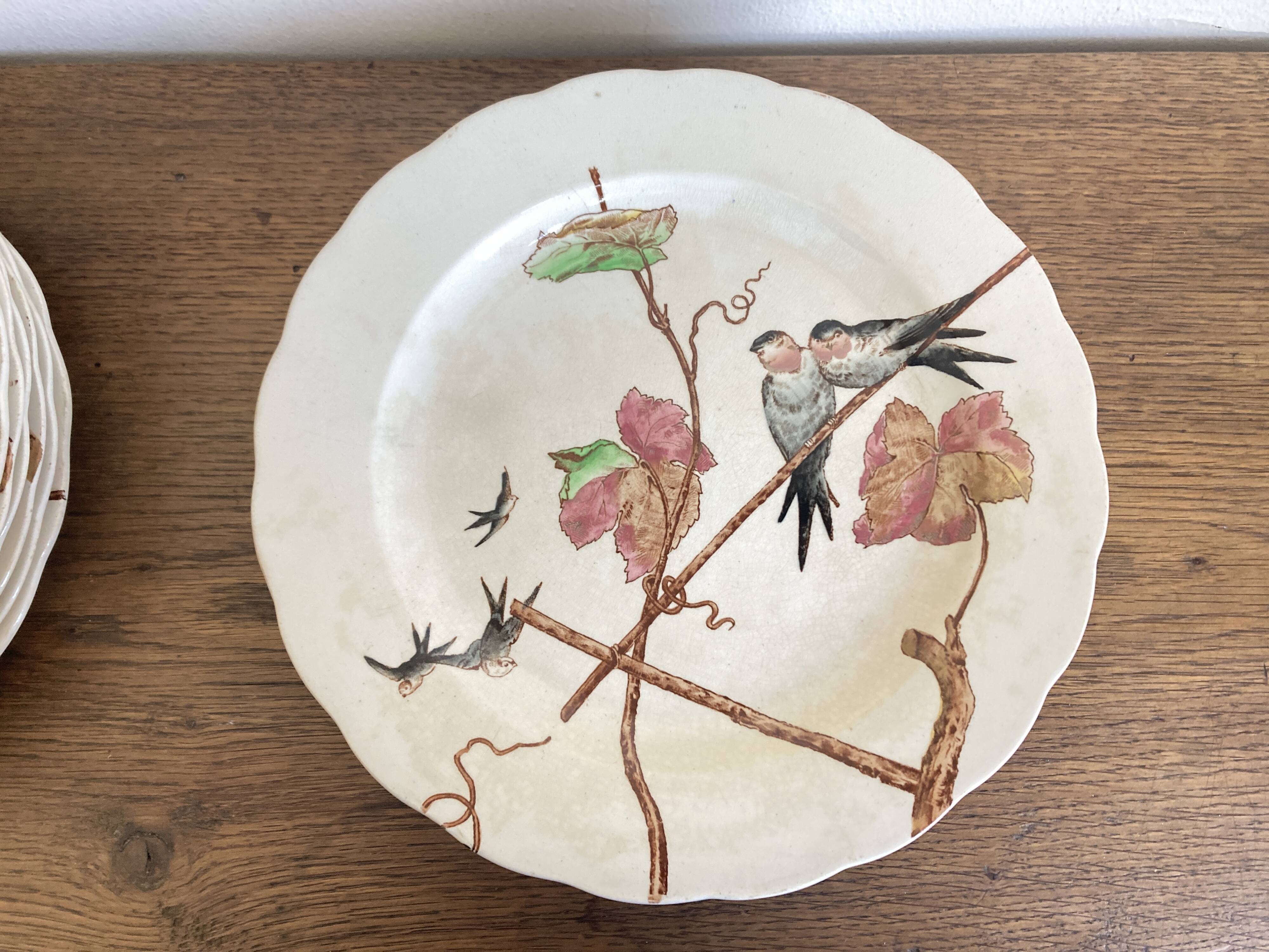 set de 12 assiettes polychrome 1850 ondulées Brownfield England oiseaux