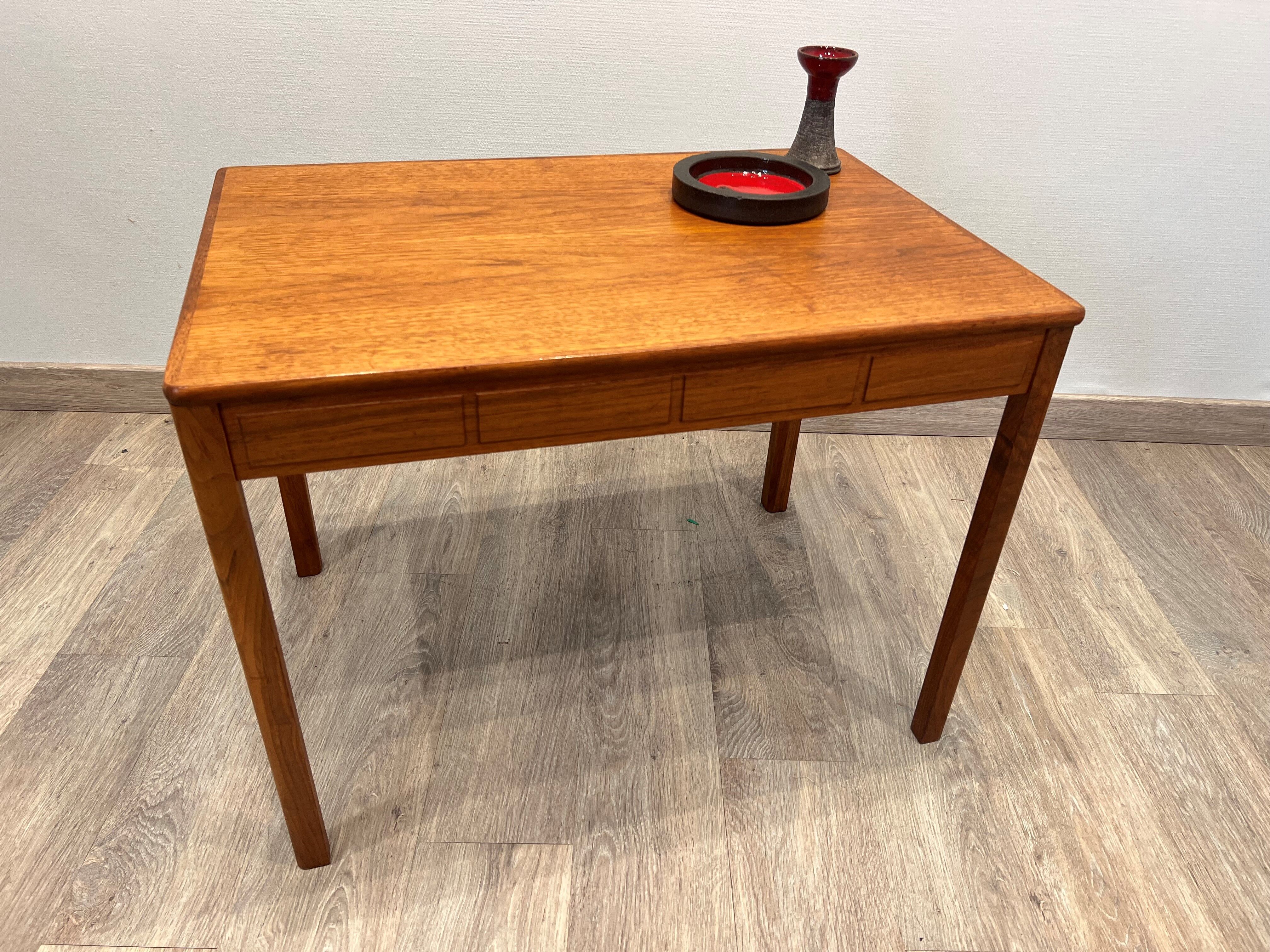 Table basse scandinave teck Seffle Mobelfabrik SWEDEN par Yngvar Sandström