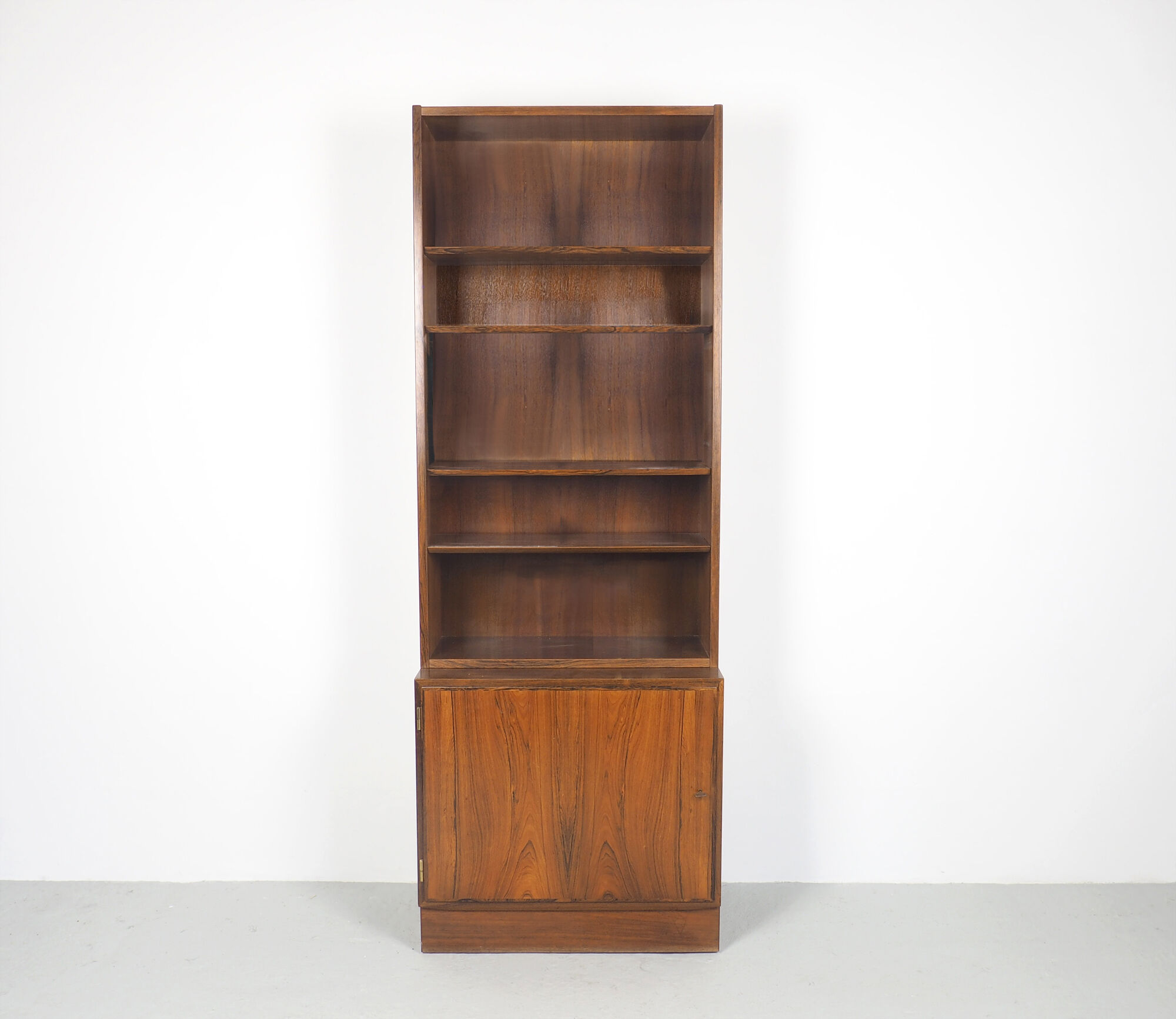 Small vintage rosewood bookcase by Carlo Jensen for Hundevad, 1960's