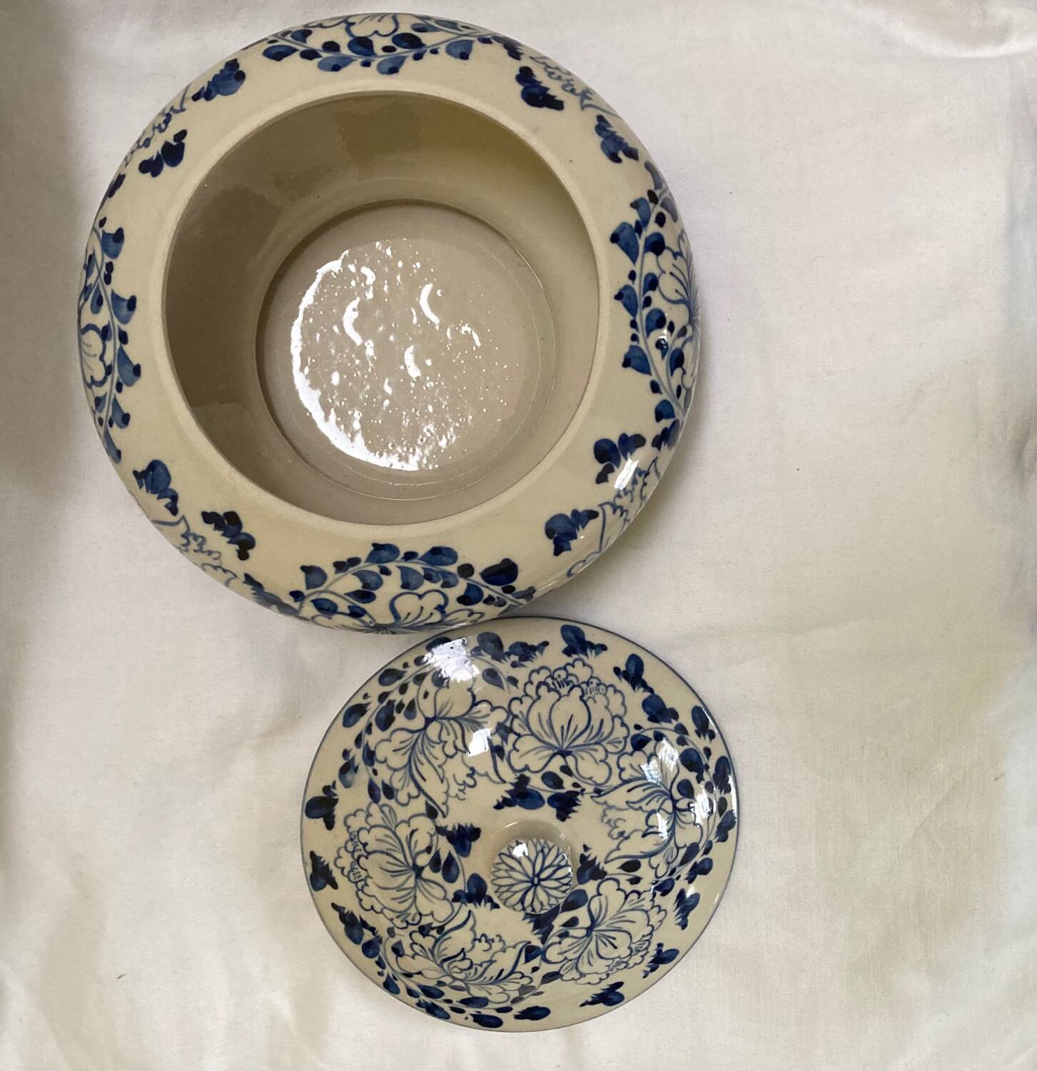 Antique Vietnamese bonbonnière