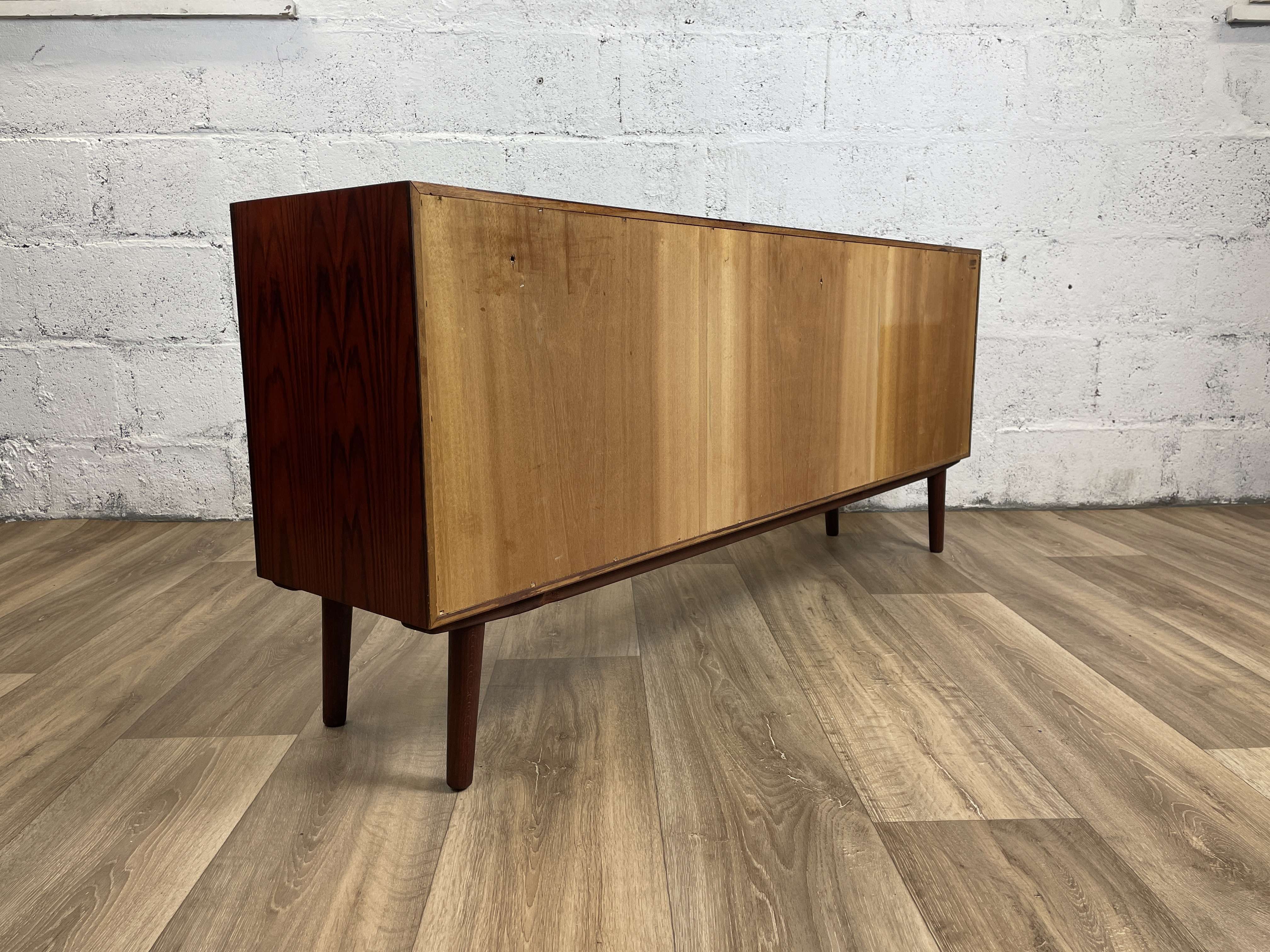 Scandinavian TV stand in rosewood signed Brouer, 60s