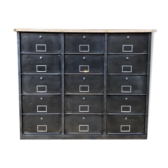 Metal furniture 15 valves