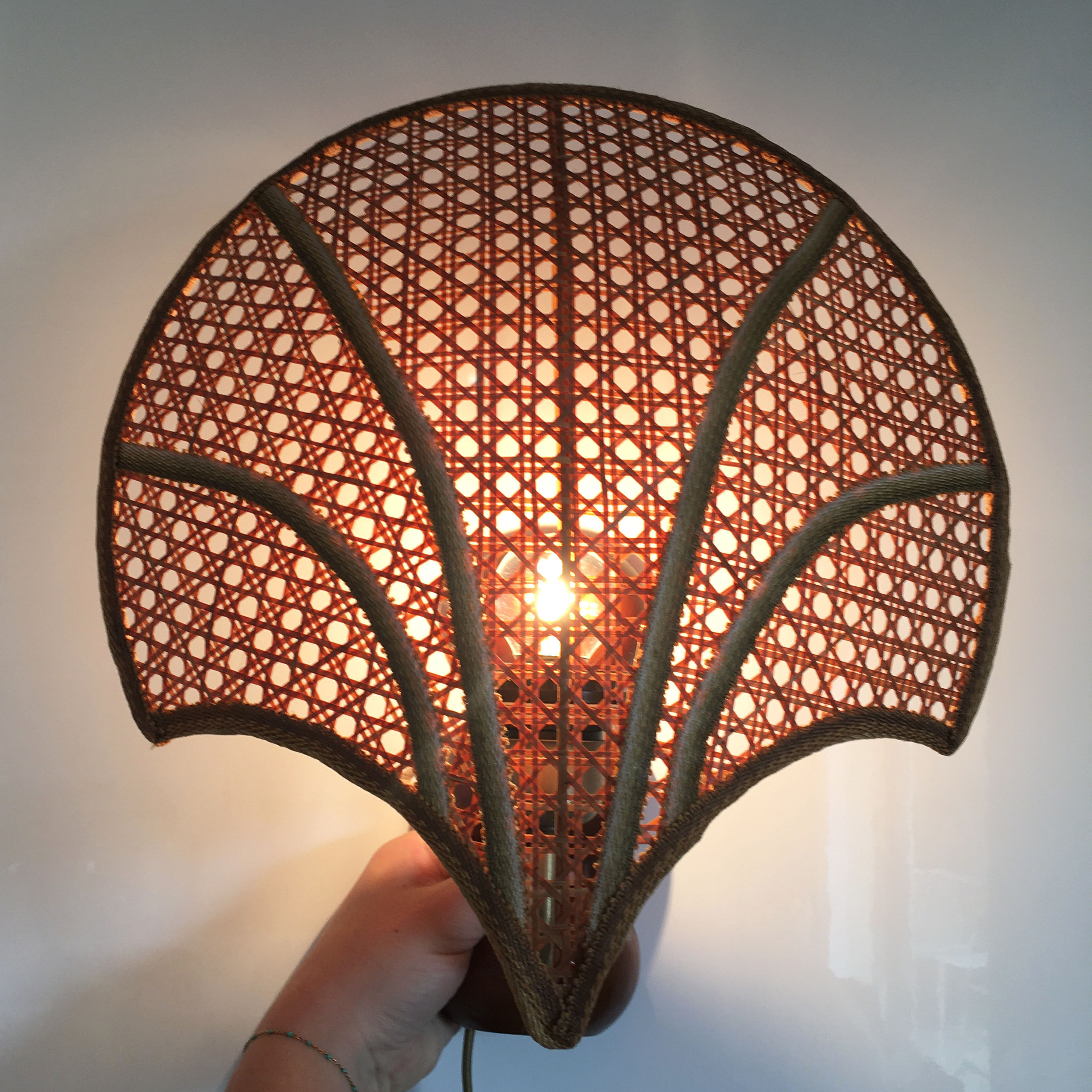 Apply shell in vintage cannage