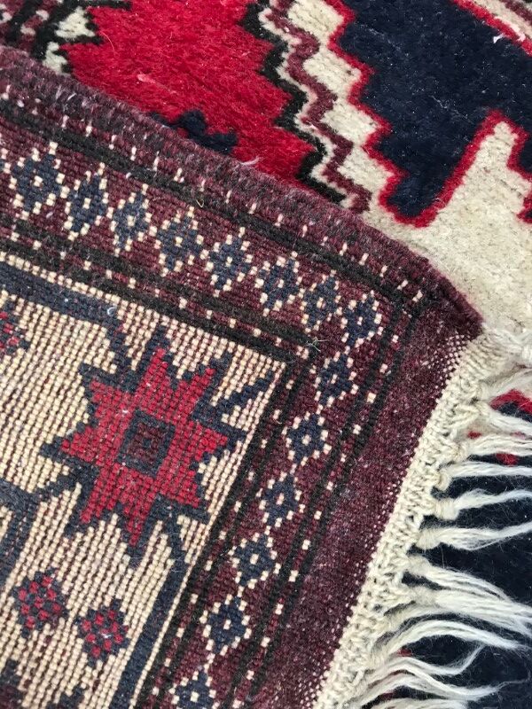 Vintage carpet turkish konya done hand 102 x 175 cm