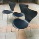 Set de 3 chaises modèle "3107" dites "série 7" d'Arne Jacobsen