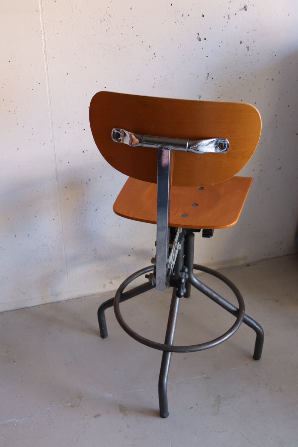Adjustable industrial architect's workshop chair – 1960s