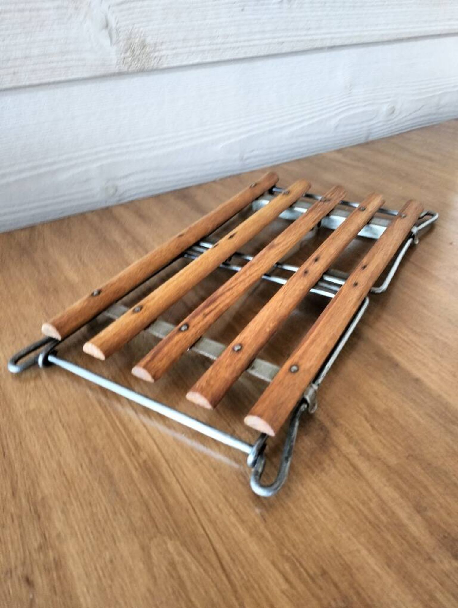 Tabouret pliant en bois