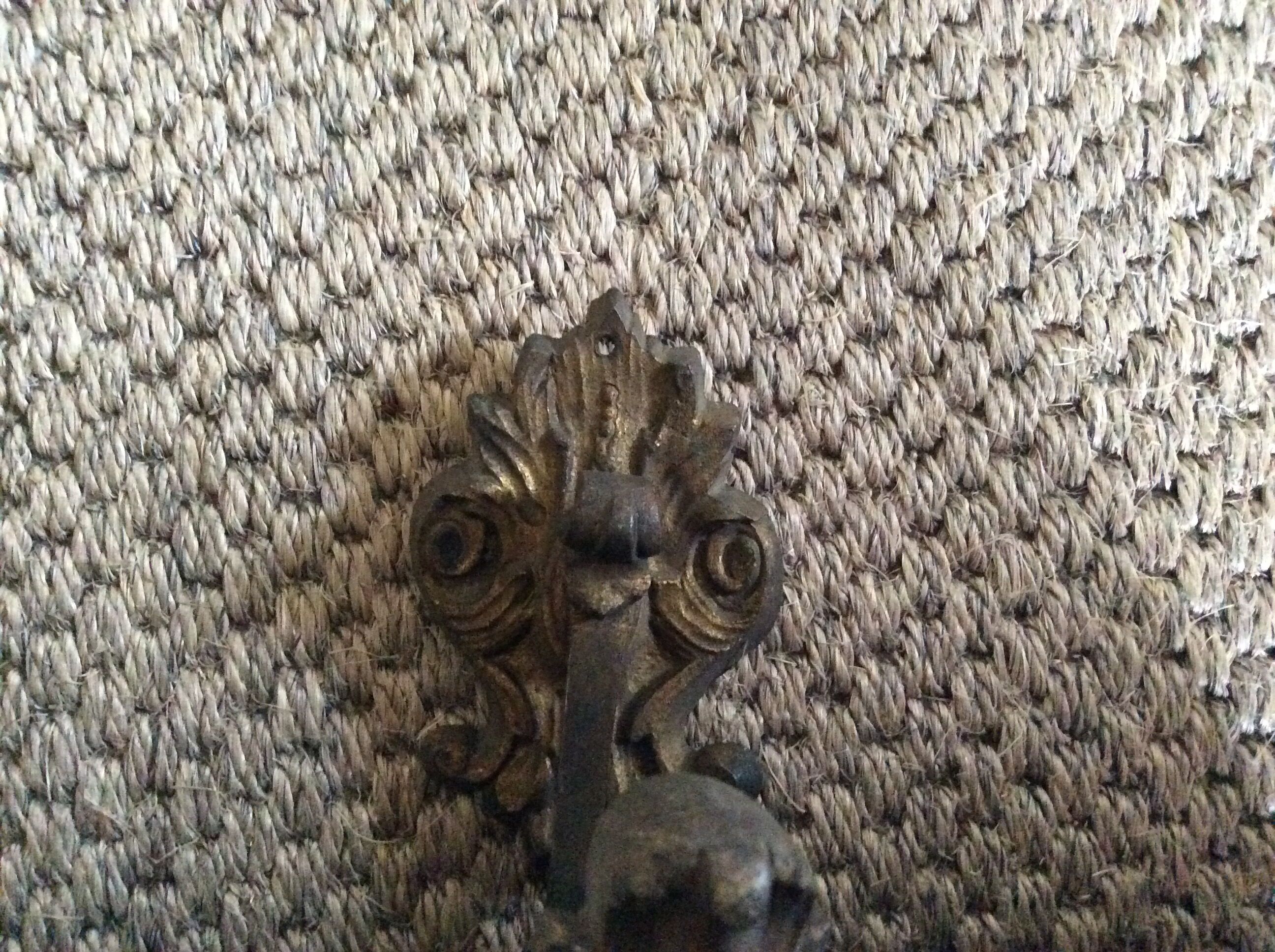 2 patères en métal doré