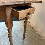 Dressing table with flaps, sandblasted.