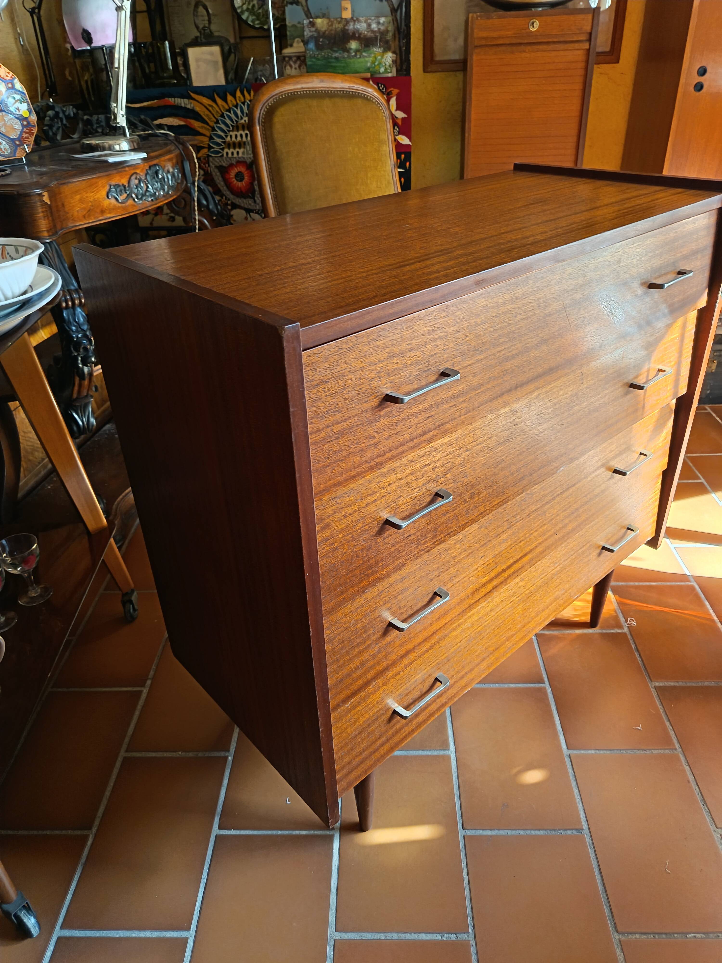 Vintage chest of drawers
