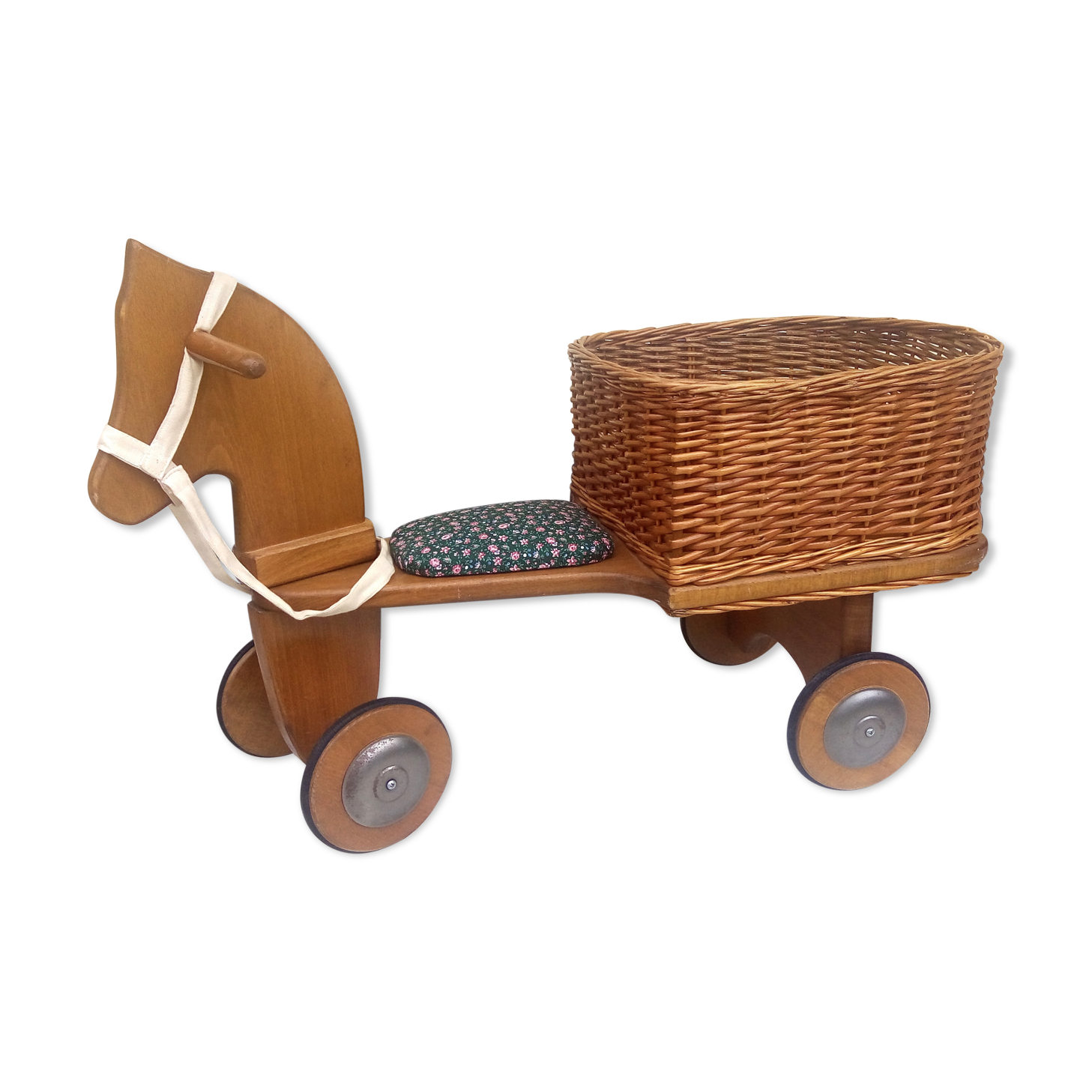 Cheval à roulettes vintage et son panier en osier