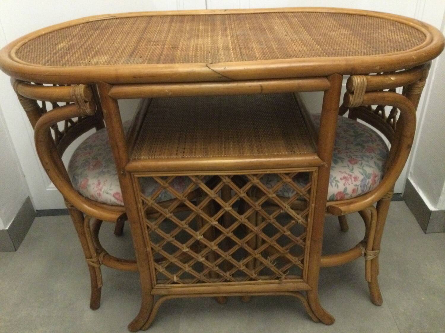 Table and 2 armchairs set in rattan and wicker, 70s/80s