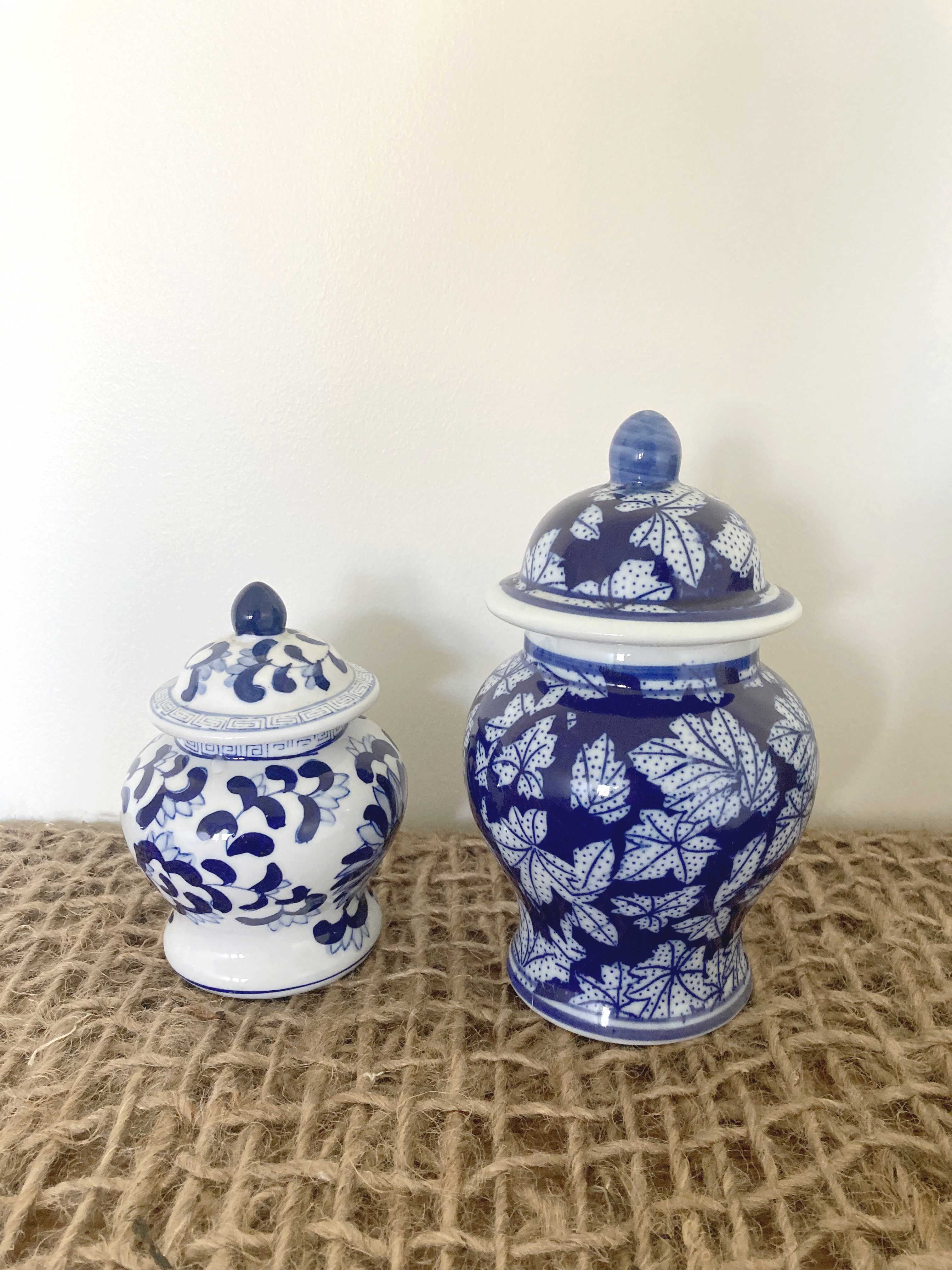 Set of 2 vintage ceramic ginger pots