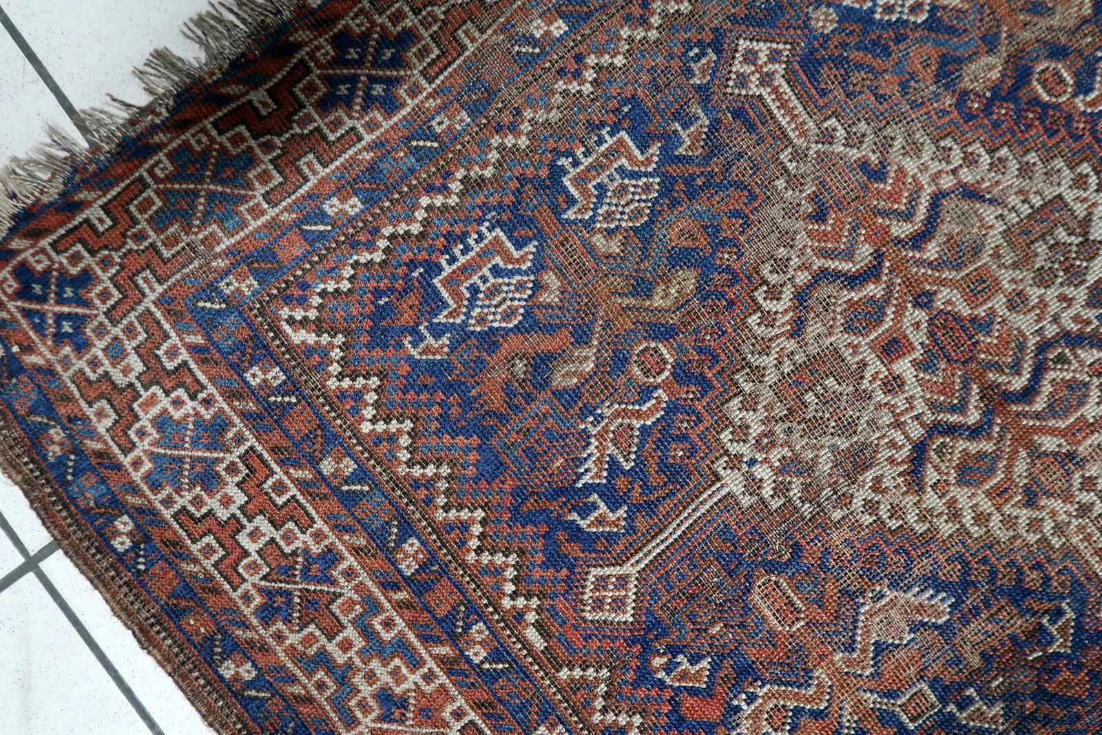 Antique Persian Khamseh handmade rug 110xm x 147cm 1880s