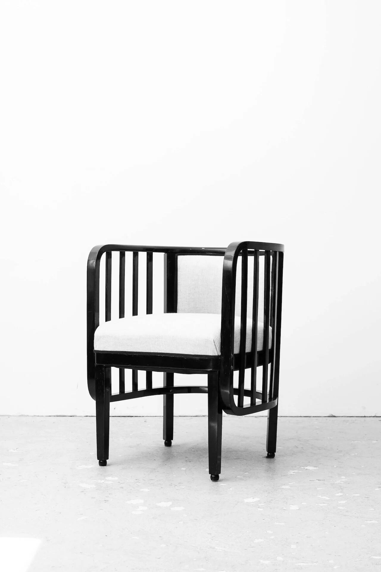 2 x original secessionist armchairs, attributed design: Marcel Kammerer (Vienna, c. 1910), manufacturer: Mundus (Vienna, c. 1910)