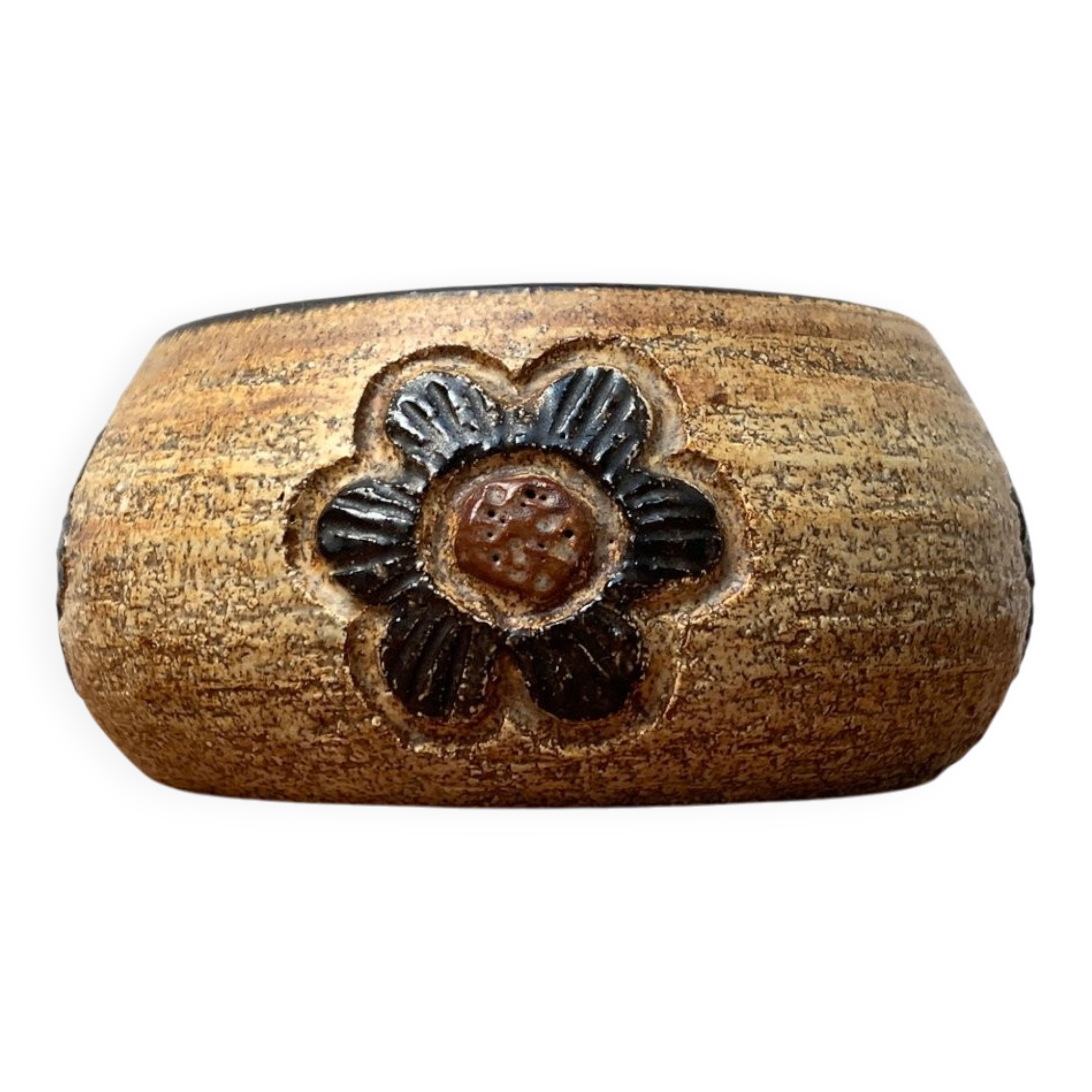Vintage ceramic bowl by Jette Hellerøe.