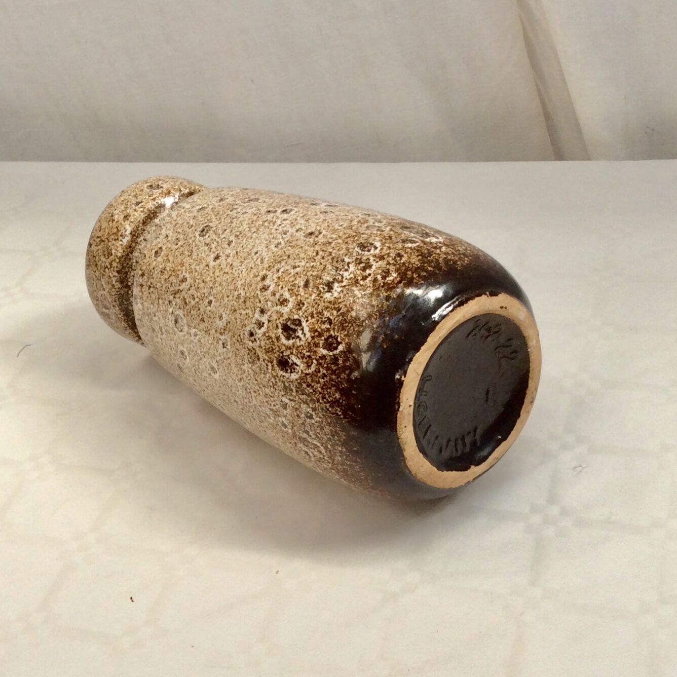 Ceramic vase W.Germany model 242-22 retro deco dimension: height -22.5cm- diameter 8.5cm-