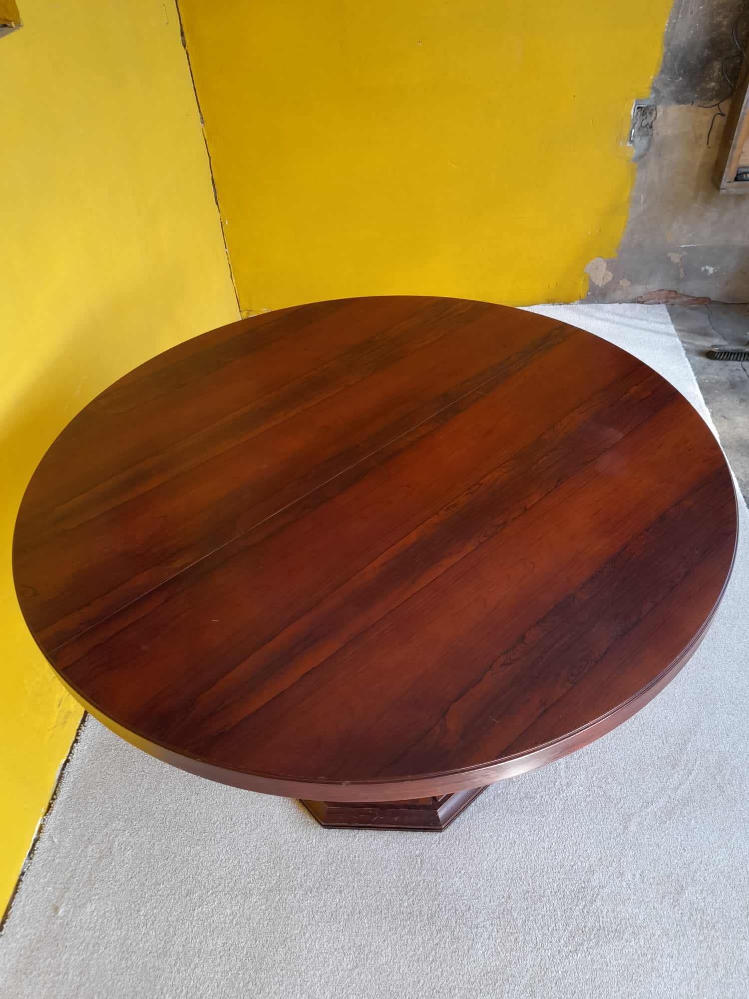 Rio rosewood dining table circa 1970