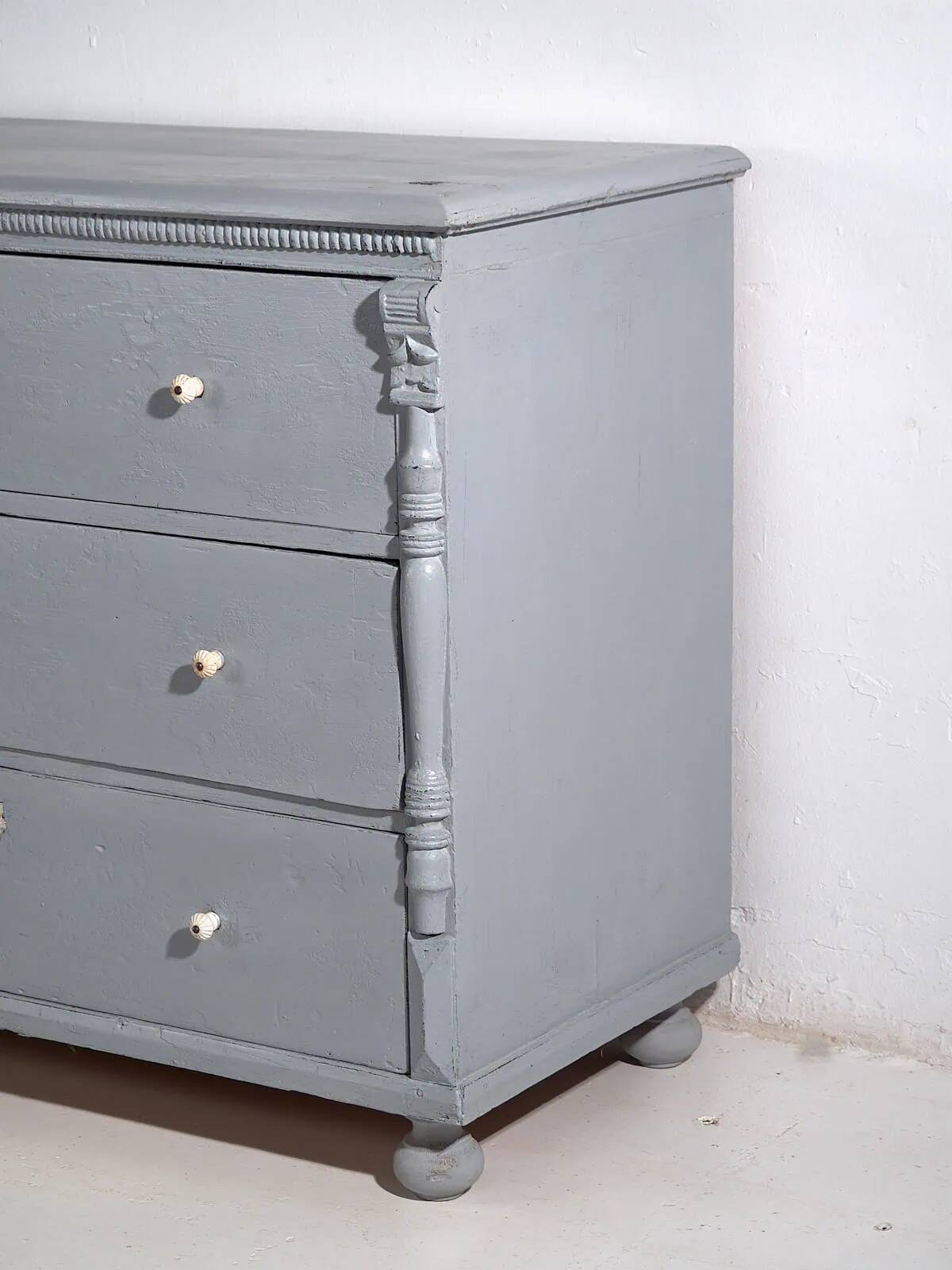 Large antique chest of drawers with three drawers (circa 1920)