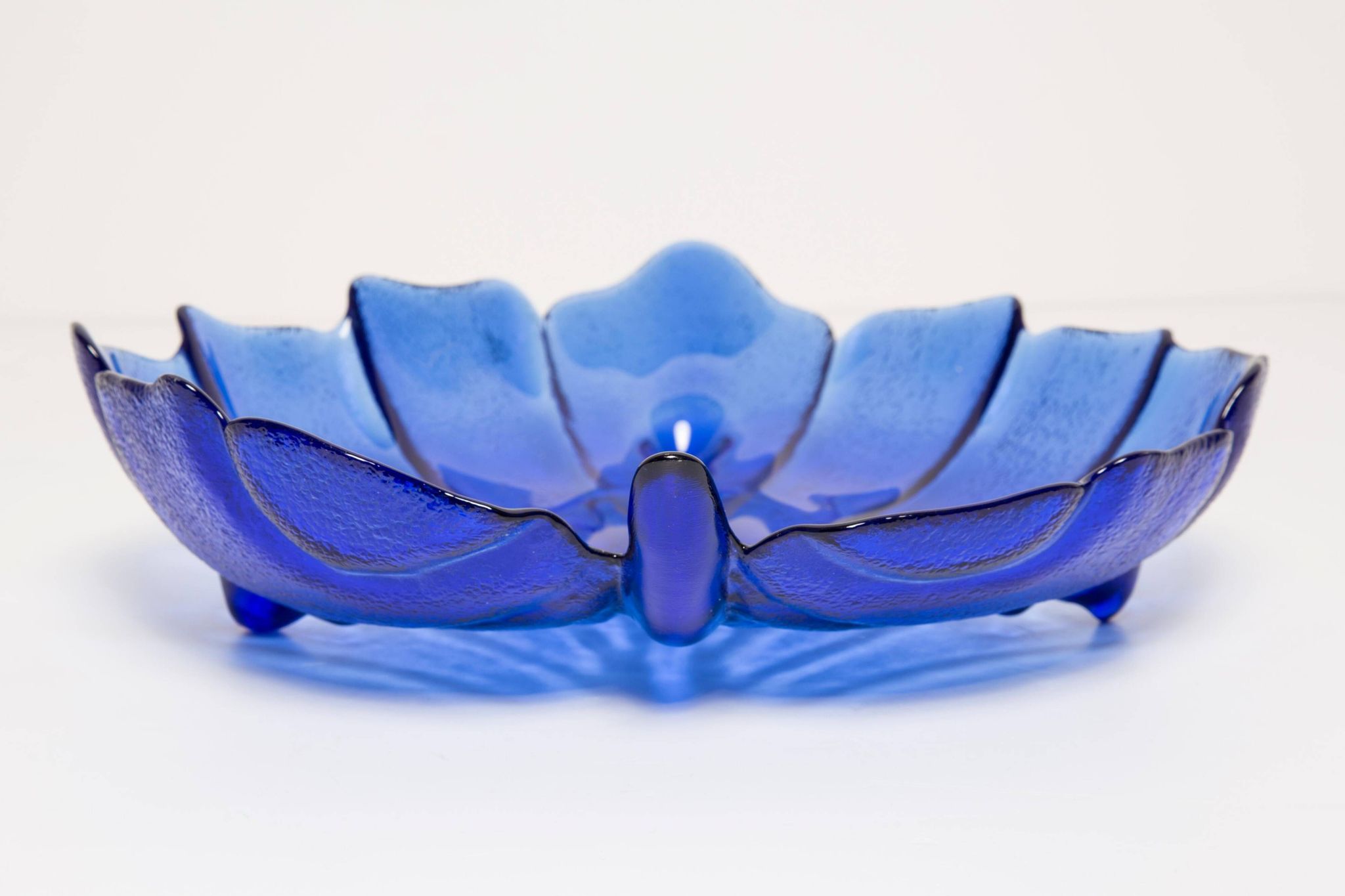 Decorative deep blue glass leaf plate, Italy, 1960s.