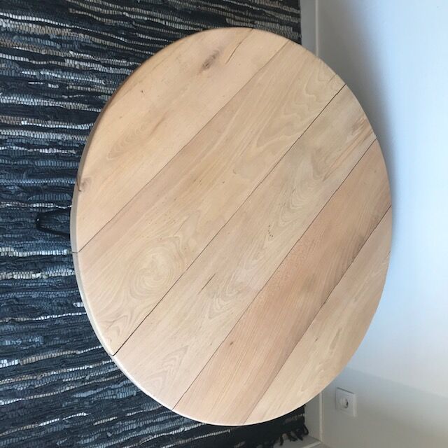 Coffee round table