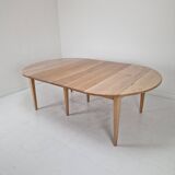 Extendable Solid Oak Dining Table with 2 Leaves