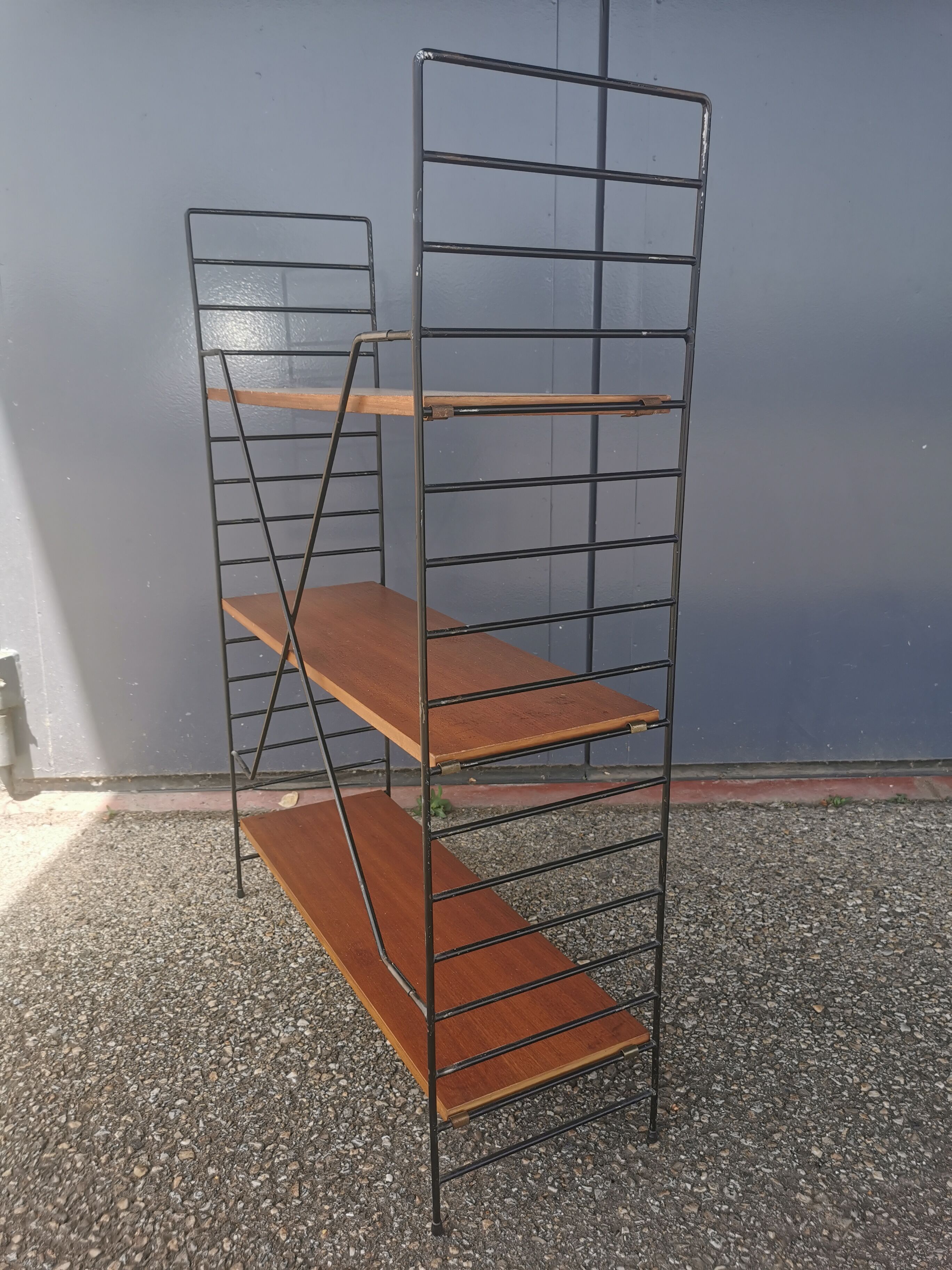 Etagère String sur pieds