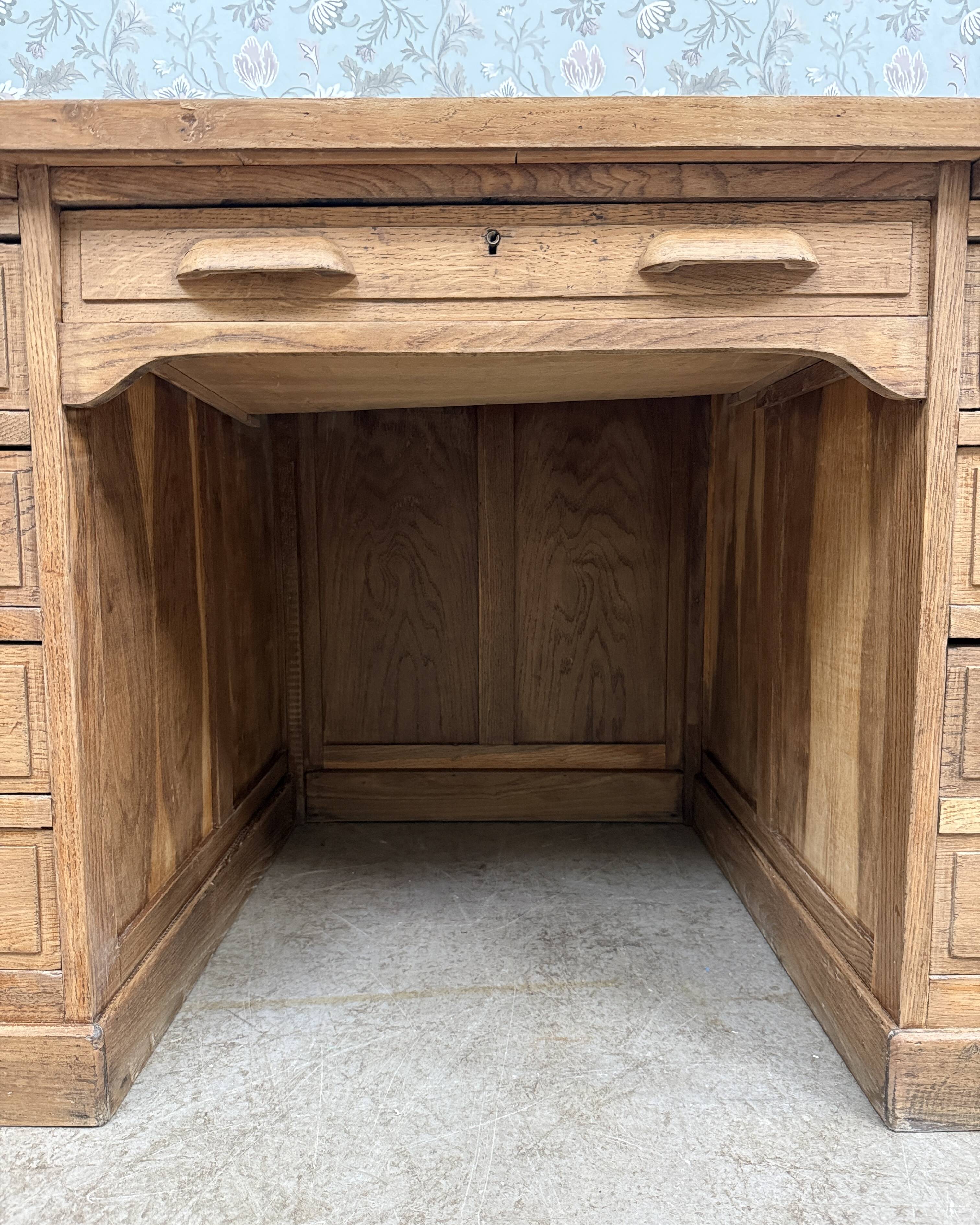 Bureau de ministre en chêne (rénové)