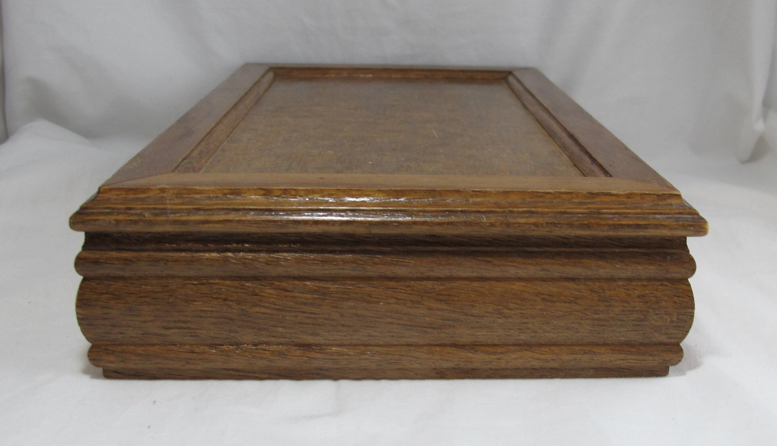 Wooden jewelry box