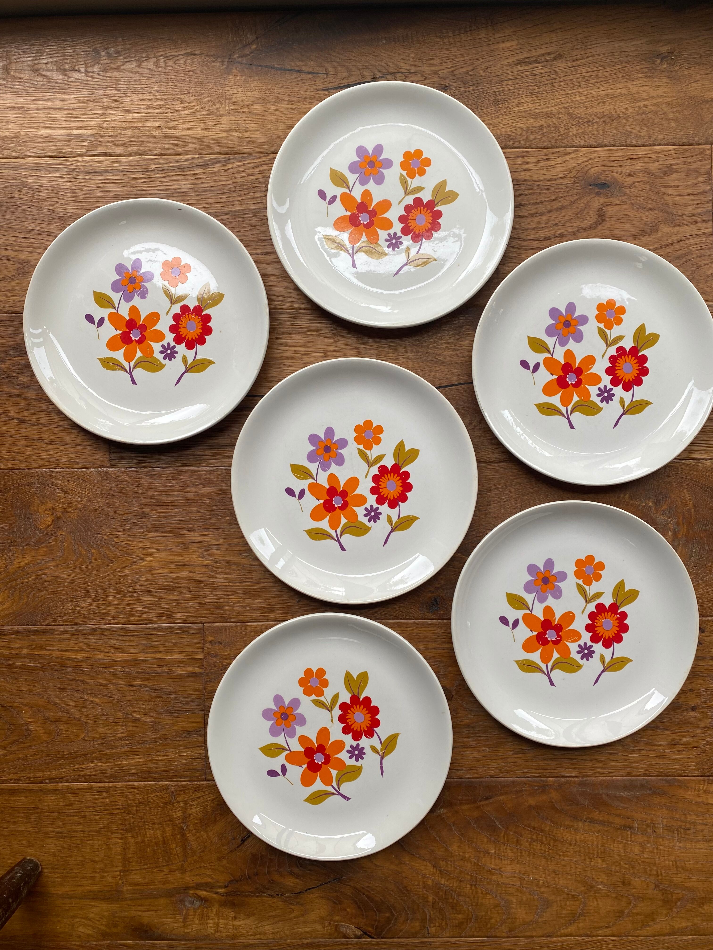 6 old flat plates in French earthenware Moulin des loups