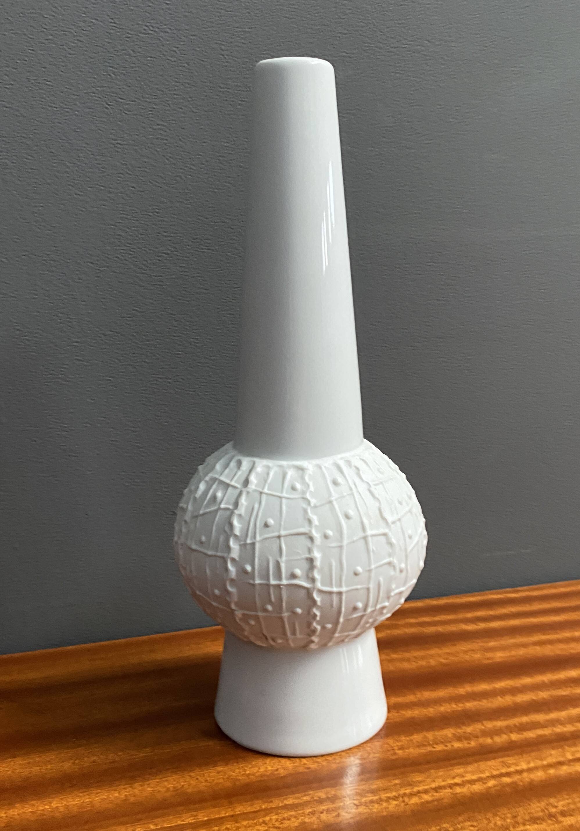 White bisuit ceramic vase by KPM 1960s