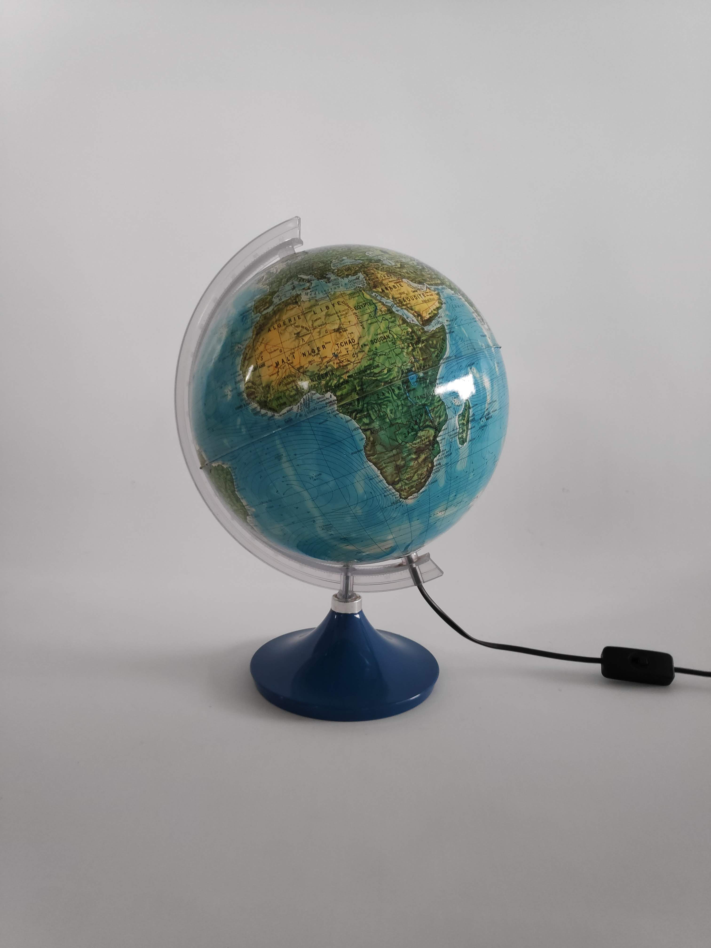 Luminous terrestrial globe of the years 70
