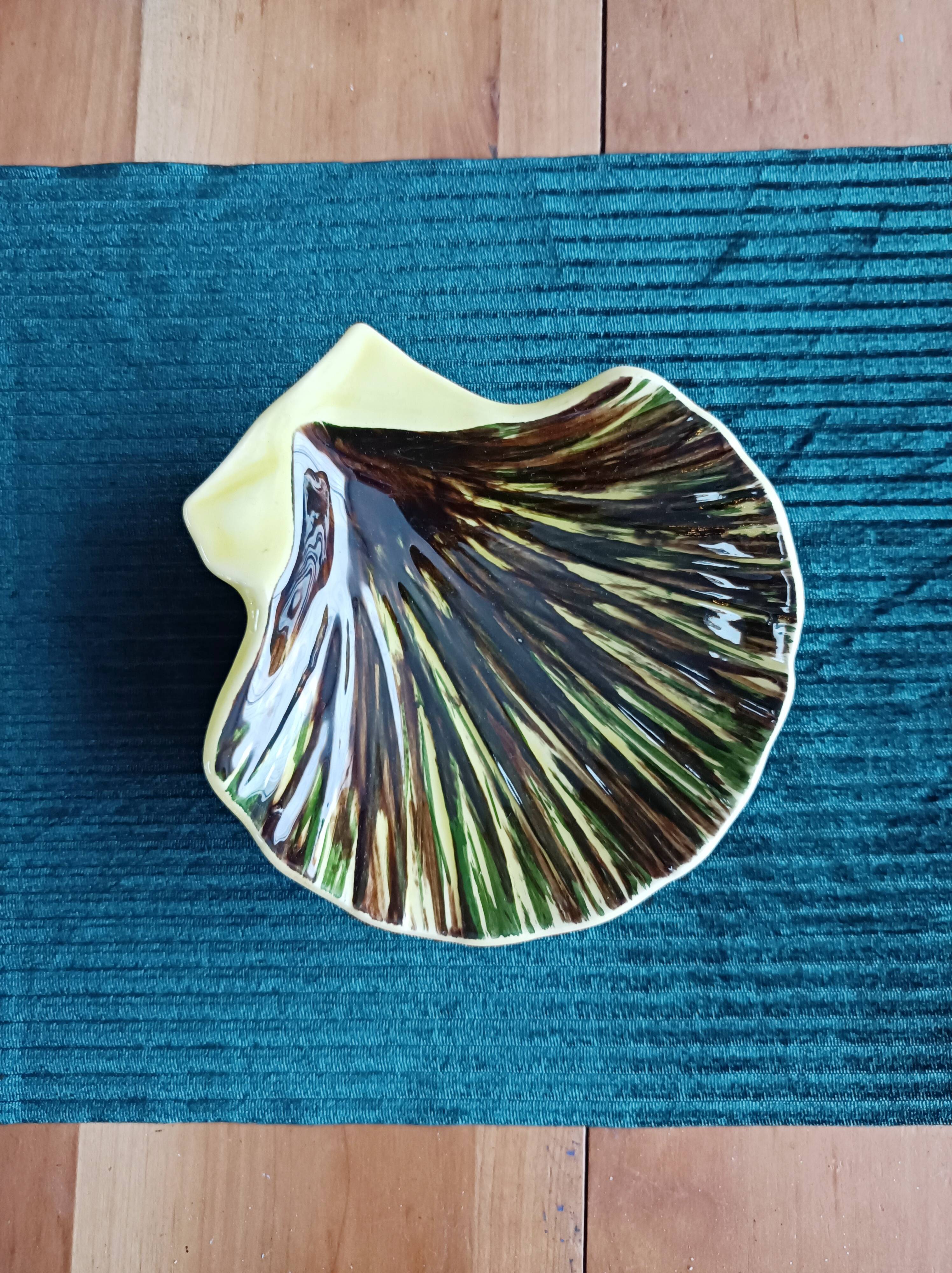 St-Clement seashell butter dish