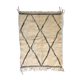 Moroccan Berber carpet Beni Ouarain with black diamonds engraved 1.55x1.21m