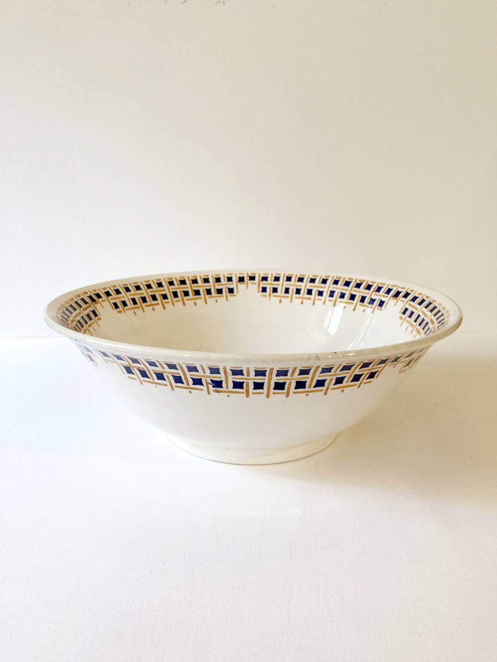Large round dish/salad bowl from Faïencerie Nouvelle de Givors, "Maryse" model