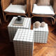 Table d'appoint cube Lulu carrelage mosaïque blanc joint noir  bout de canapé