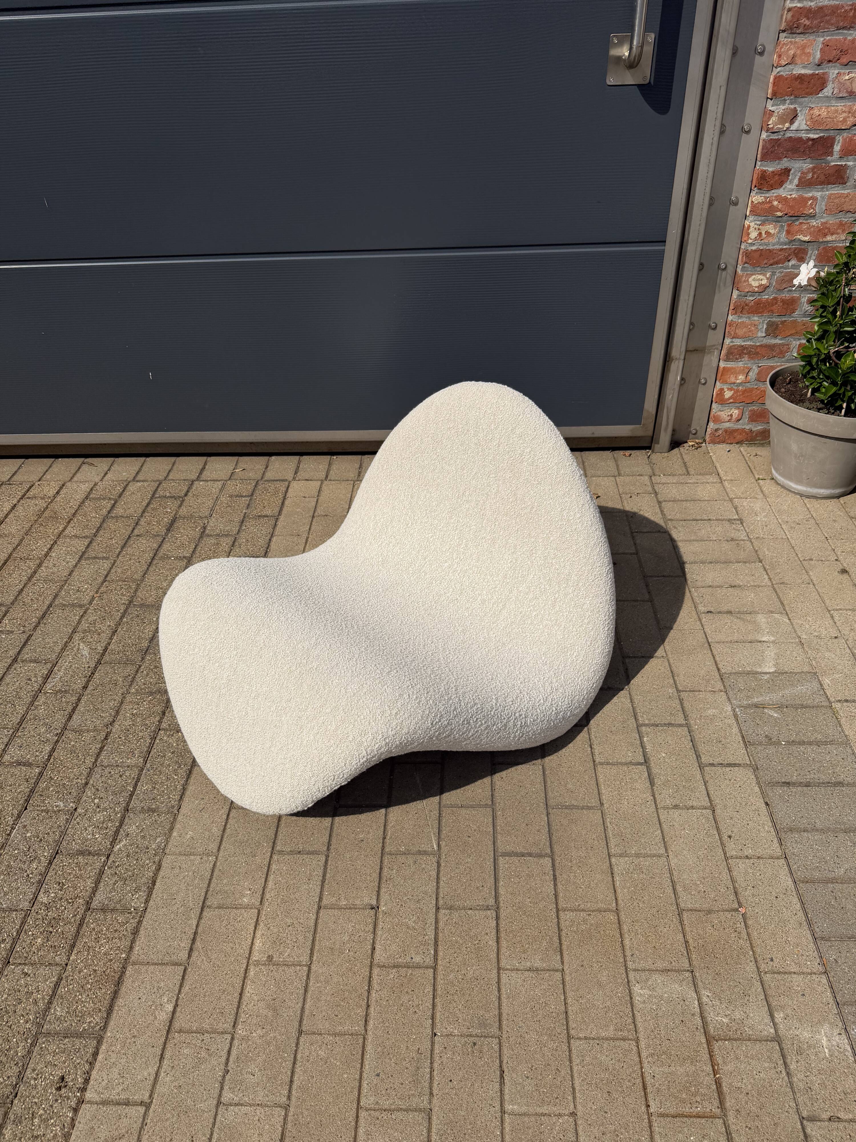 Artifort tongue f577 pierre paulin en beige bouclé in new condition!!