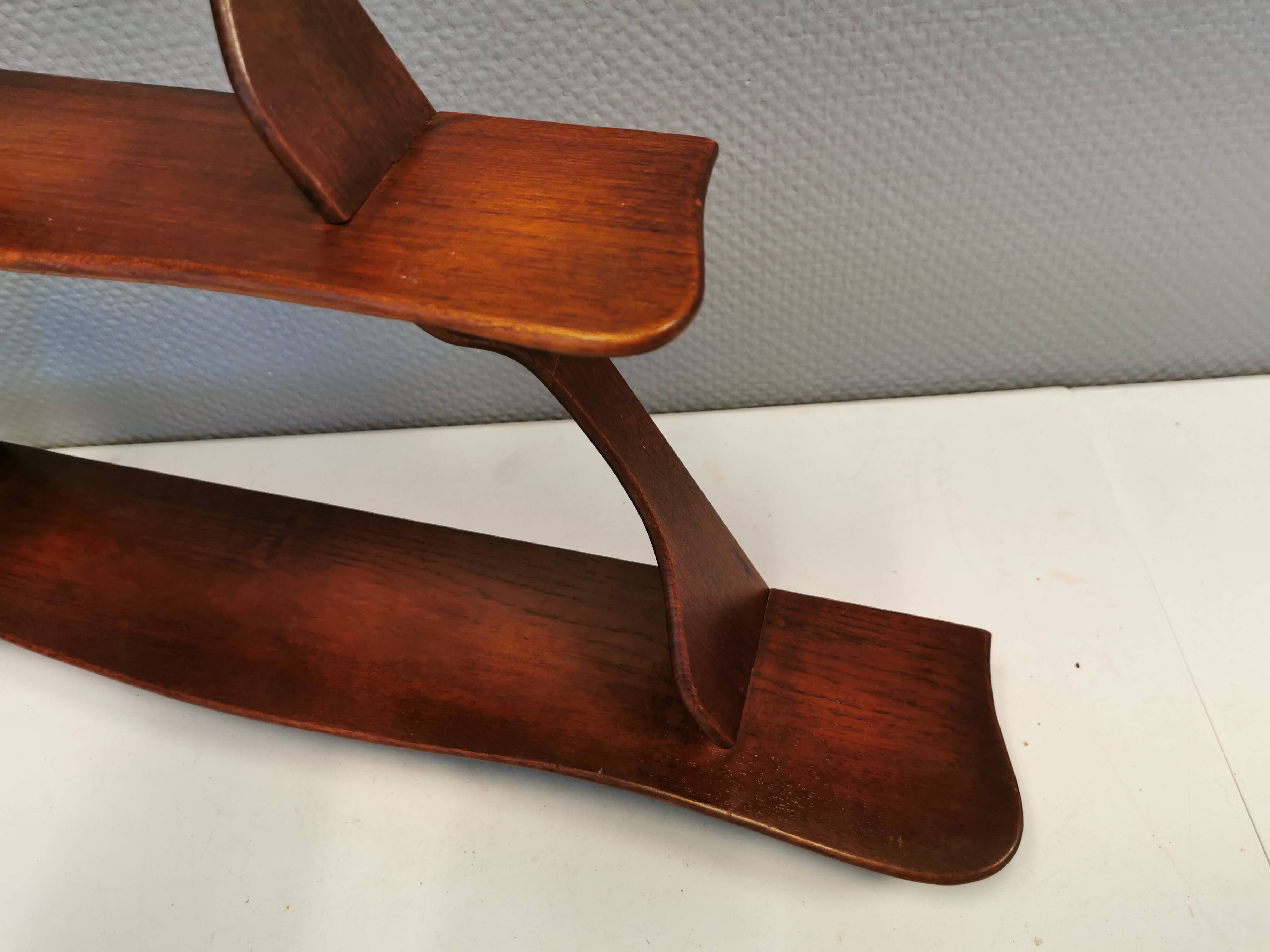 Beautiful shelf in solid teak wood designed/produced by Peder Moss 1950-1960s Denmark.