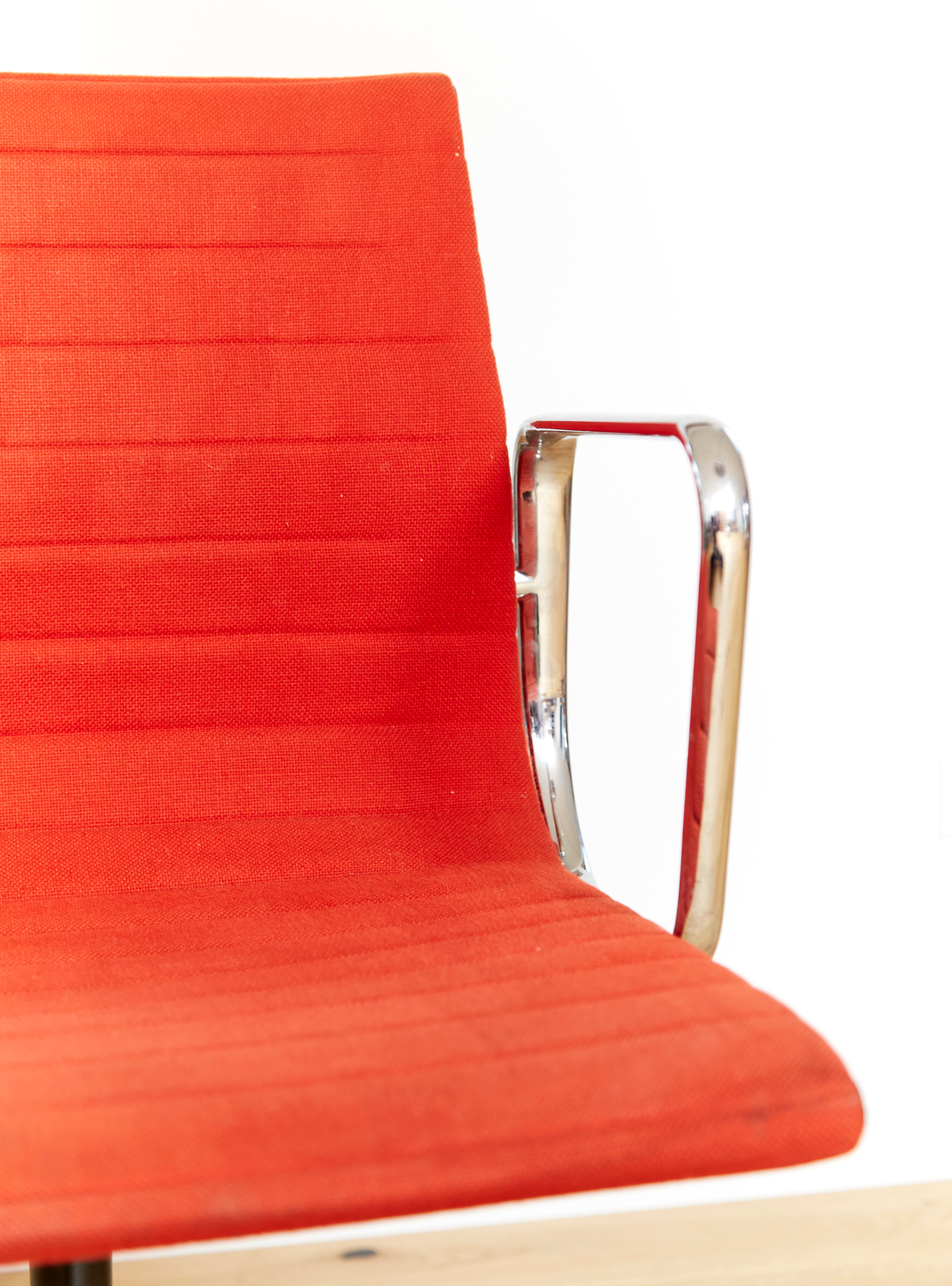 Charles & Ray Eames Bürostuhl office chair EA 117 for Vitra