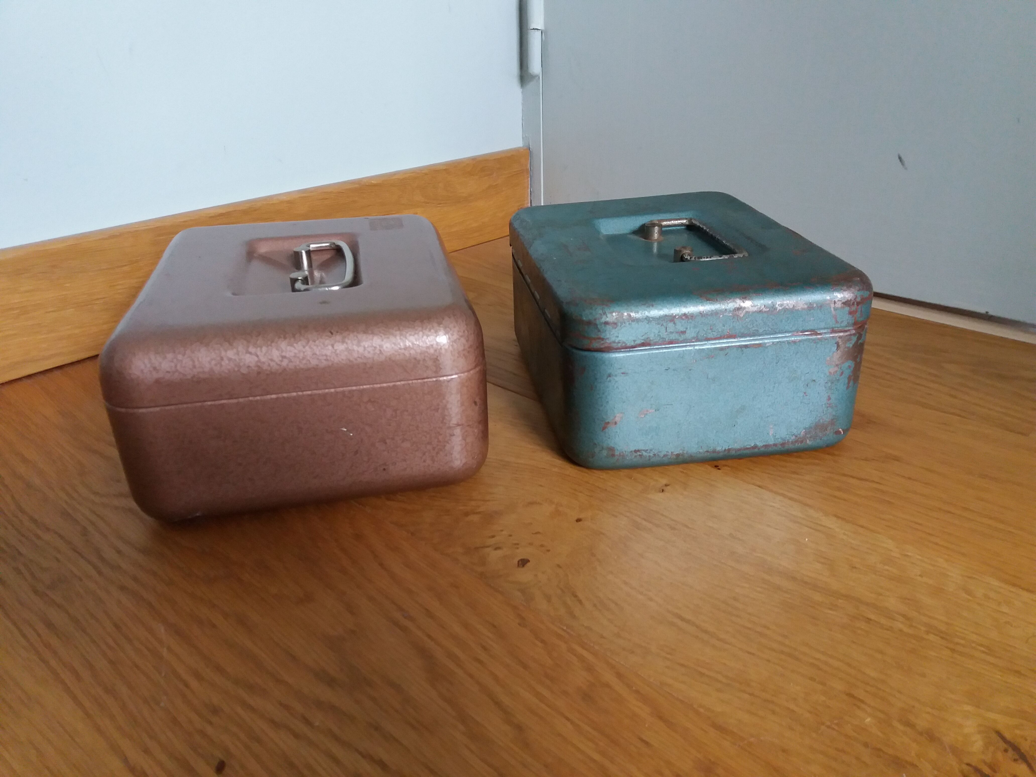 Empty storage boxes industrial style pocket