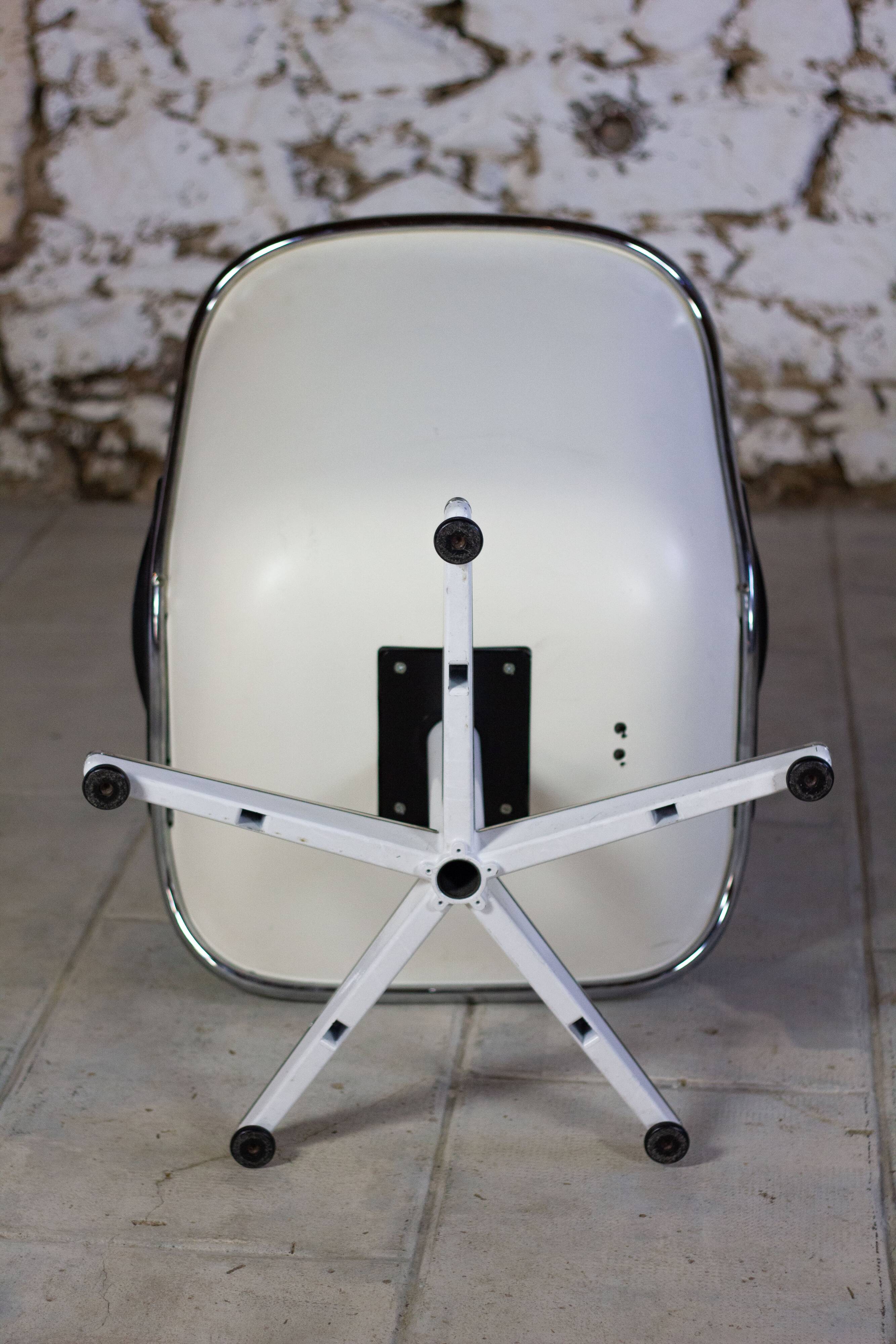 Green executive armchair by Charles Pollock for Knoll, 1960