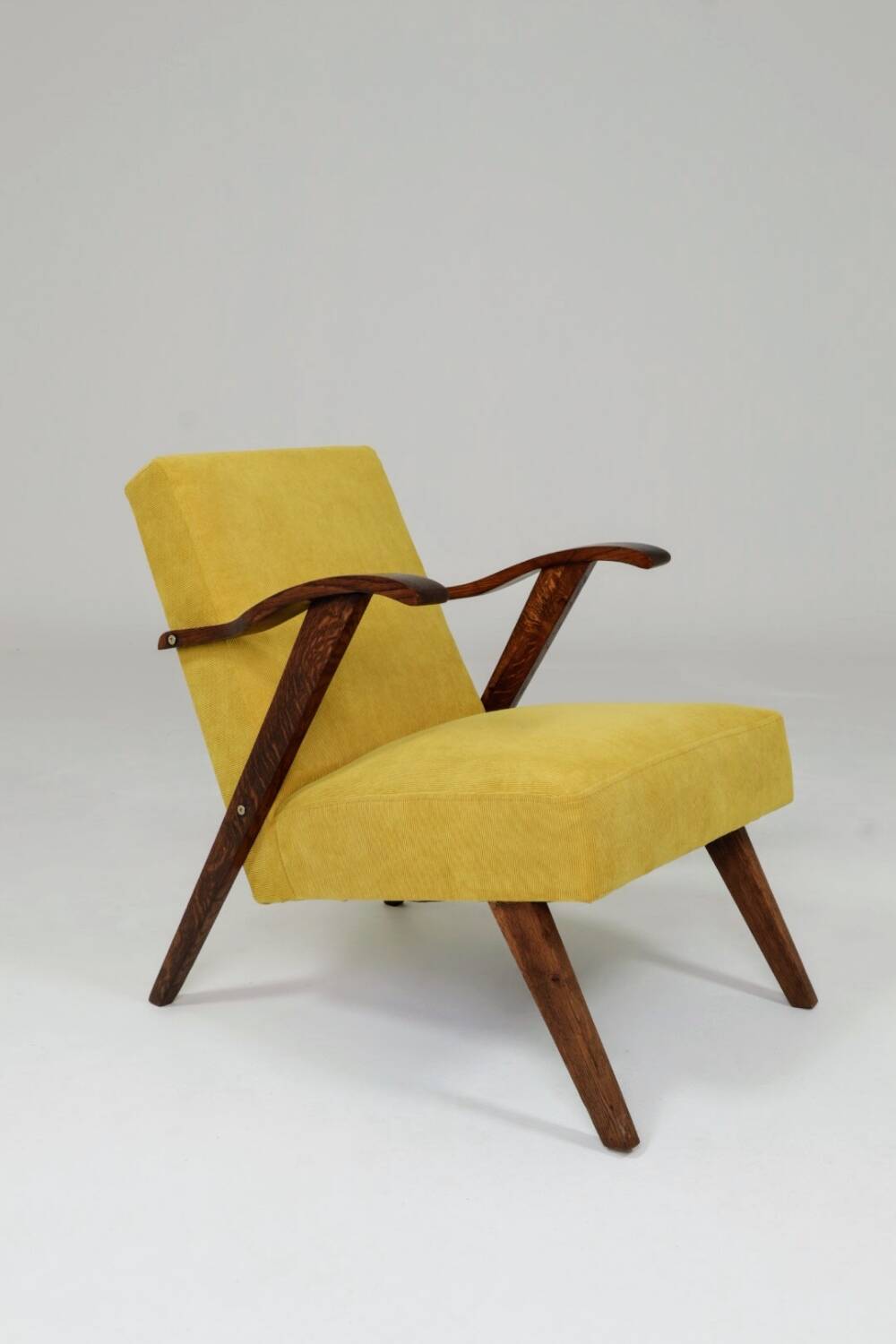 Fauteuil scandinave velours côtelé jaune citron chêne 1960
