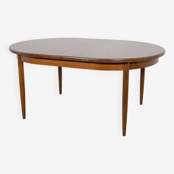 Mid-Century Oval Dining Table in Teak from G-Plan, 1960s