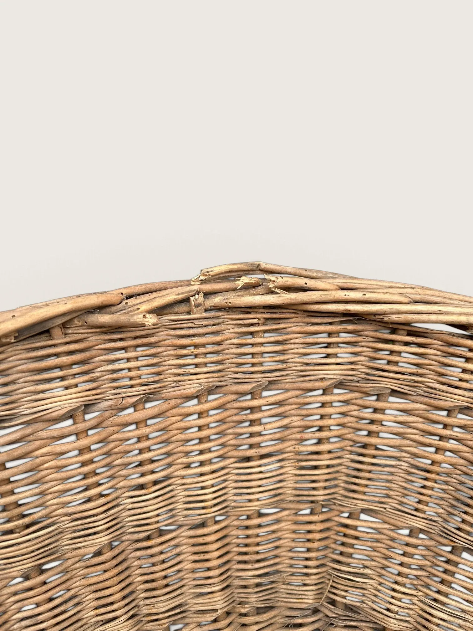 Grand panier à linge ovale en osier