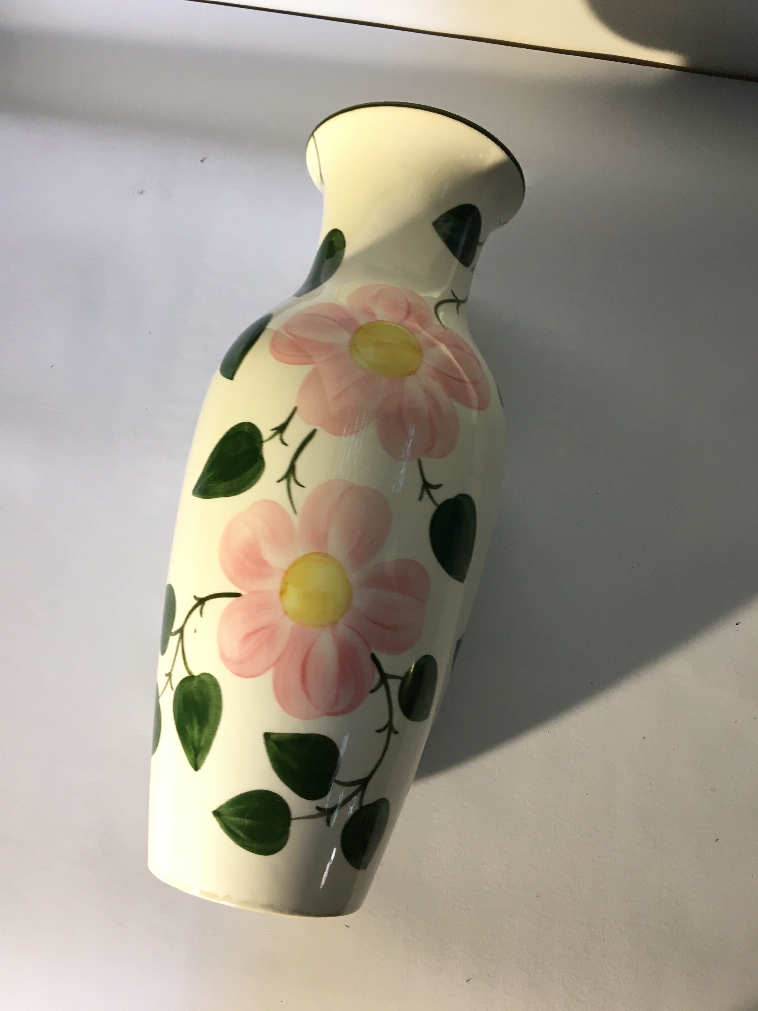 Vase Villeroy and Boch model Wild-rose