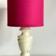 Lampe marbre et tissu fuchsia vintage