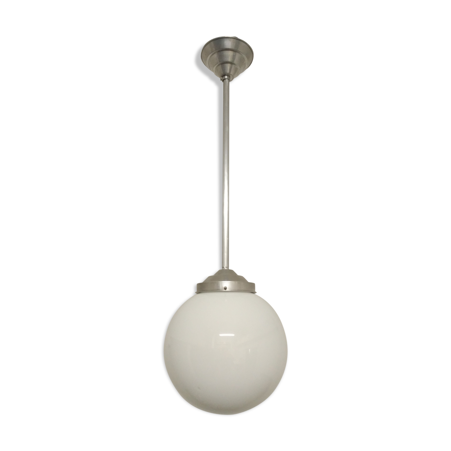 Art Deco suspension in opaline
