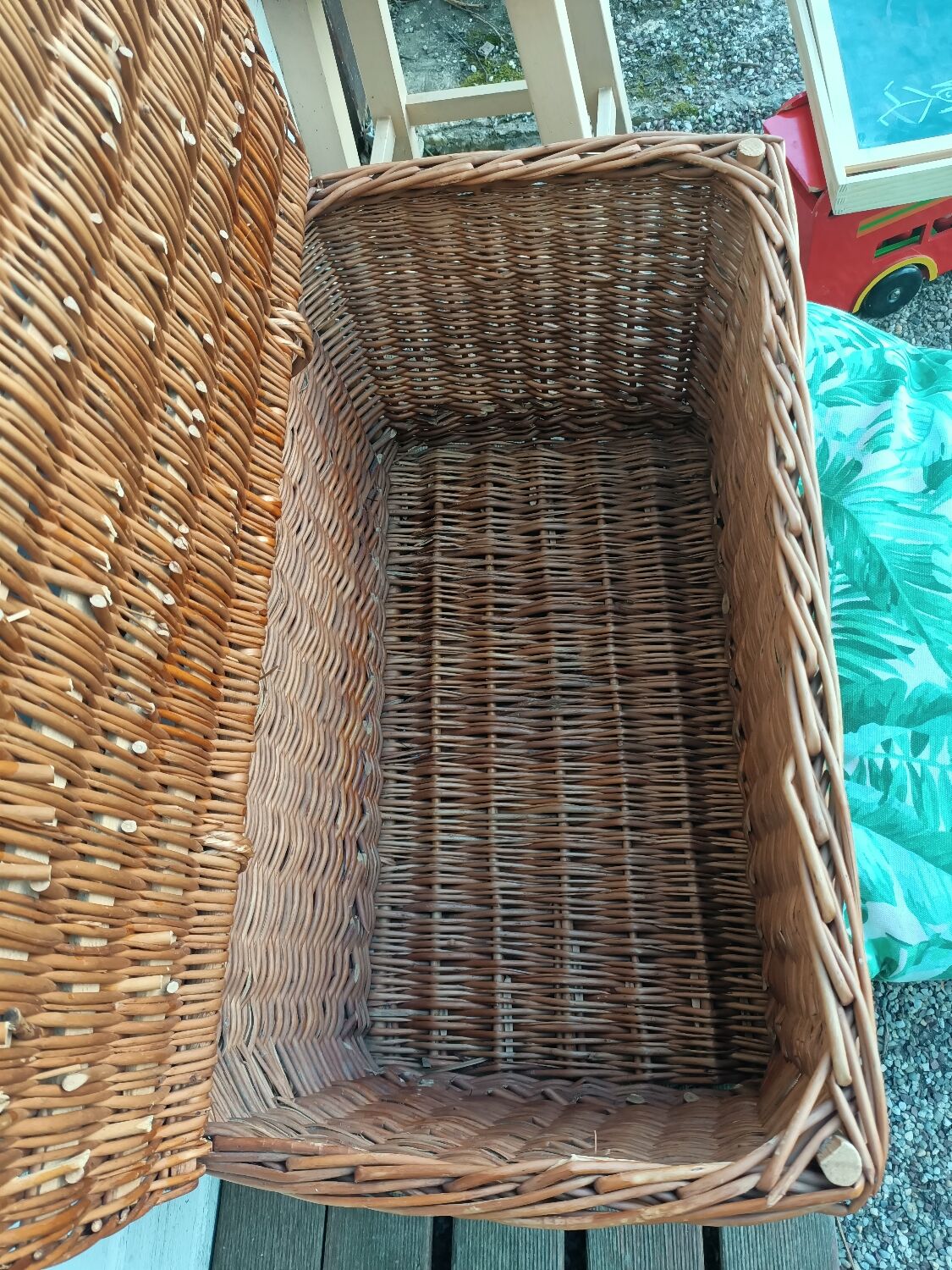 Coffre à jouets en osier