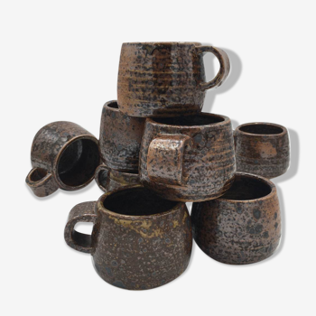 Ensemble de 8 tasses en grès